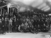Vagnverkstaden med personal på Centralverkstäderna, 1920-tal