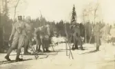 Officersövning i Storlien, Jämtland, 1919. 
Samling på skidor.
