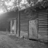 Falun, Hälla, Järlinden. Gamla dörrar vid  Järlinda.