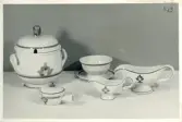 Hushållsgods från Bo Fajans. Soppskål och såskannor. Dekor H.