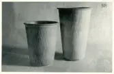 Vaser (D187/1-2) från Bo Fajans, formgivare Ewald Dahlskog, 1900-talets mitt.