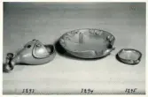 Konfektyrskål 3293, skål 3294 och askfat 3295 rån Bo Fajans, formgivare Eva Jancke-Björk, 1900-talets mitt.