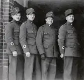 Fyra sjukvårdare på I11 under beredskapen., januari 1940.
Fr.v.: Holger Ekman, Hansson (I11 k), Gylfe och Sahlfors (?).