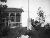 På negativkuvertet står följande text: Herr Klein. Ext. hus, grupp.