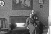 Par porträtterade i finsoffan, 1920-tal