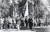 Regementets dag 2/9 1972. 
Kamratföreningens årsmöte. Uppställning i regementsparken.
Fanförare: fanjunkare Erik Engström. T.h. (vid fanan) överste Gustaf Källner.