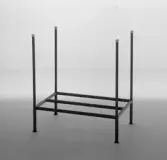 Lastpall med stolpar