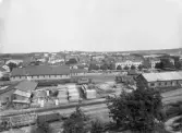 Växjö bangård, sett från Södra Järnvägsgatan, med utsikt över centrum och norrut. Tidigt 1910-tal.