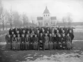 Konfirmation i Ervalla kyrka, omkring 1905