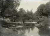 Bild 1273. Bro utanför Närs prästgård