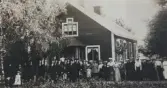 Samling utanför Brandstorps missionshus, före 1910