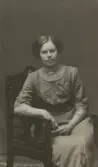 Porträtt av Gerda Karlsson i Brandstorp, 1920-tal