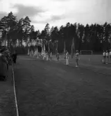 Gymnastikuppvisningen, 25/5 1941. 
Uppställning och parad med fanborg på Värendsvallen.