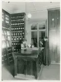 Materialkammaren på Apoteket Hägern, Uppsala 1920