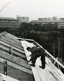 Södra Biskopsgården
Radhusområdet är beläget utmed gatorna Vädertjänstgatan, Väderstrecksgatan, Vädersolsgatan, Väderskeppsgatan, Tövädersgatan och Väderskiftesgatan.
Takläggning