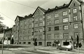 Haga
Sprängkullsgatan 19 
23 kvarteret Dragonen
Fastigheten var ursprungligen Walhalls bryggeri 1890 och1910 övertogs verksamheten av Pripp & Lyckholm. 1930 inköptes fastigheterna av Stibergs Konservfabriks AB.
Sprängkullen, allaktivitetshus, under åren 1974–1986.