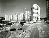 Punkthus i Järnbrott
Kommandobryggorna vid Norra och Södra Dragspelsgatan.
De 16 punkthusen i tolv våningar uppfördes under 1960-talets första år av Göteborgs stads bostadsaktiebolag.