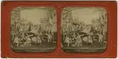 Stereokort (skadat) ur serien Actualités Théatrales utgiven på 1860-talet. Bilden föreställer en scen ur operetten Storhertiginnan av Gerolstein. Stereokortet är ett så kallat French tissue bestående av ett handkolorerat albuminfoto monterat i kartongram med tunt papper på baksidan. När kortet belyses bakifrån framträder färgerna. Kopian av kortet har framställts med två olika metoder: skanning på flatbäddsskanner och fotografering på ljusbord. 