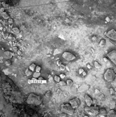 Björskog sn Åsta 2:3 Arkeologisk undersökning p g a breddning av väg 510 av Vlm / Henry Simonsson 6 - 24/8 1962 Rapport i Vlm:s arkiv.
Negativ till fotokarta

Koordinater X125 Y210
:: Samhör med:  inv.nr 14641 - 14642