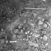 Björskog sn Åsta 2:3 Arkeologisk undersökning p g a breddning av väg 510 av Vlm / Henry Simonsson 6 - 24/8 1962 Rapport i Vlm:s arkiv.
Negativ till fotokarta

Koordinater X130 Y270
Samhör med:  inv.nr 14641 - 14642