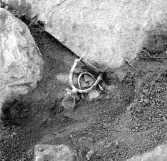 Björskog sn, Åsta 2:3 Arkeologisk undersökning p g a  breddning av väg 510 utförd av Vlm / Henry Simonsson 6.8 - 24.8 1962.