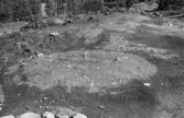 Romfartuna sn Äs RAÄ 119 Arkeologisk undersökning utförd av Vlm / Åke Hyenstrand och Ann Nilsson 1967
A2 Stensättning, rund (Södra delen) efter ytrensning.