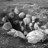 Romfartuna sn Äs RAÄ 119 Arkeologisk undersökning utförd av Vlm / Åke Hyenstrand och 
Ann Nilsson 1967