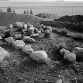 Romfartuna sn Äs RAÄ 119 Arkeologisk undersökning utförd av Vlm / Åke Hyenstrand och Ann Nilsson 1967
A10 Stensättning, rund.