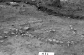 Romfartuna sn Äs RAÄ 119 Arkeologisk undersökning utförd av Vlm / Åke Hyenstrand och Ann Nilsson 1967
A11 Triangulär stensättning, efter avtorvning.