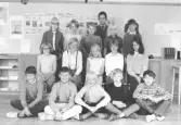 Klassrum i Axbergshammars skola med elever, 1970-tal