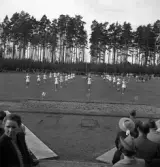 Gymnastikuppvisningen, 25/5 1941. 
Kvinnliga gymnaster har uppvisning med hopprep, på Värendsvallen. 
Fotot taget från publikläktaren.