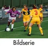 Serie om nio fotografier som visar fotbollslaget Jitex BK spela match mot Djurgårdens IF på Kvarnbyvallen i Mölndal, maj 1992. Jitex BK vann matchen med 6-1.