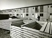 Korsåsen Korsåsgatan Korsåsliden
Radhus uppförda 1973-74
Bostadsaktiebolaget lät sin elementfabrik producera betongelement till radhusen på Korsåsen som ett experiment. Korsåsen blev det enda området av sitt slag som byggdes på det här viset, trots att husen ansågs vara både prisvärda och med hög trivsel.
