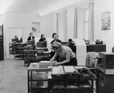 Tabuleringsavdelningen på 1 trappa. Bull tabulatorer. Till höger fönster åt gården.