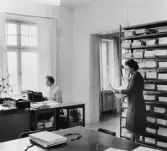 Reklamationsavdelningen på 5 trappor. Expeditionen för balansärenden. Här behandlas alla de reklamationer och undersökningar,
som inkommer från postanstalter och allmänhet.