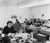 Den s.k. postkollningen på 1 trappa. Här kollas postanstalternas
redovisningar.