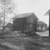 Säter, Gustafs, Övre Tosarby. Finnes gård, härbre framifrån.