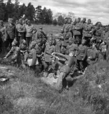 Hemvärnet, 28/6 1941. 
Övning i handgranatkastning.