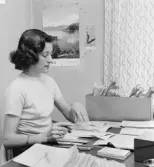 Ingegärd Dieden chefar för bokföringsavdelningens 21 flickor.