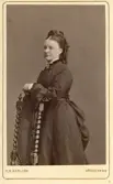 Porträtt av Anna Hellman, 1874 (enligt text baksida kort).