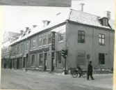 Västerås, Centrum, kv. Lennart.
Korsningen Stora gatan/Sturegatan. C:a 1950.