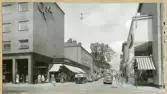 Västerås, Centrum, kv. Lennart.
Sturegatan i korsningen Stora gatan. C:a 1950-1960-tal.