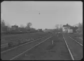 Järnvägsspår vid Kolbäcks station. Västmanl. Läns Tidning. Västerås. Ur Gustaf Åhmans samling.