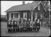 Grupporträtt. Björsbo Skola, Berg, Hallstahammar.
Ur Gustaf Åhmans samling.