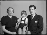 Grupporträtt, familj. Fritz Jansson, K.E.V.
Ur Gustaf Åhmans samling.
