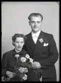 Bröllopsporträtt, brudpar, Vanloo Pettersson, Lyckhem, Sörstafors.
Ur Gustaf Åhmans samling.