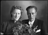 Brudpar. Karl Axel Ramström, BOX 1013, Hallstahammar.
Ur Gustaf Åhmans samling.