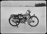Motorcykel. Lindberg, Vänsta.
Ur Gustaf Åhmans samling.