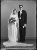Brudpar. Olle Kandell, Kopparbergsvägen 15-17, Västerås.
Ur Gustaf Åhmans samling.