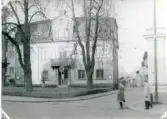 Västerås, Centrum, kv. Livia.
Konstgalleriet i hörnet Stora gatan/Slottsgatan. C:a 1950-tal.
